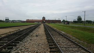 悲惨な生活の場