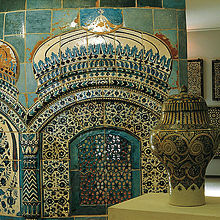 最初の展示であるイスラムの陶器