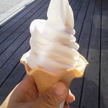リンゴ味のソフトクリーム