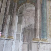 部屋はだまし絵が圧巻です