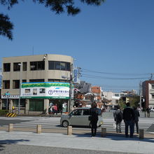 外宮から参道をみたところ。この右手に内宮行きのバス停