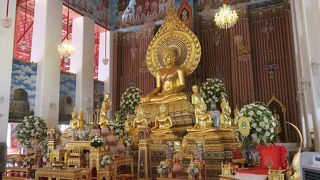 カオサン通りにあるお寺