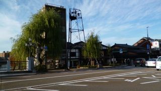 突然現れた塔とは？