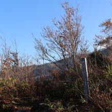 登山道途中の保月山