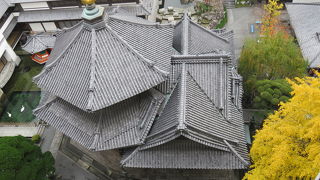 紫雲山頂法寺というのが正式名の六角堂へ