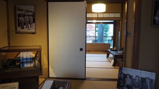 玄関先と外観見学