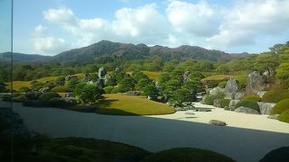足立美術館の素晴らしい日本庭園