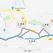 バスstationから旧市街への道のり。結構な距離です。