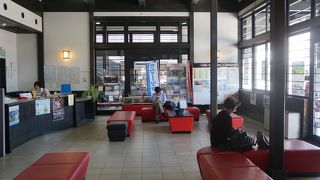 ここから市内の周遊バスに乗り換えて