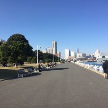 山下公園からみなとみらいを