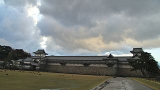 菱櫓と橋爪門続櫓を結ぶ多門櫓