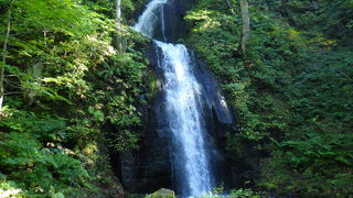 水量も多くなかなか見ごたえのある滝