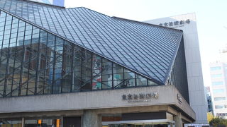 西口公園に面してます