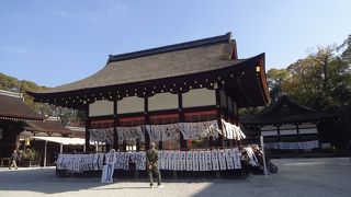 この日は多くの書が奉納され、展示されていた。