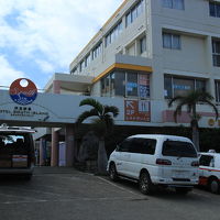 ホテル併設のレストランは2階