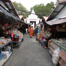 多数のお守りがあります