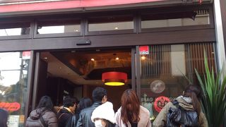 大混雑の店内！