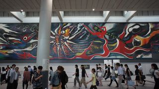 改めて岡本太郎の問いかけに直面している我々です