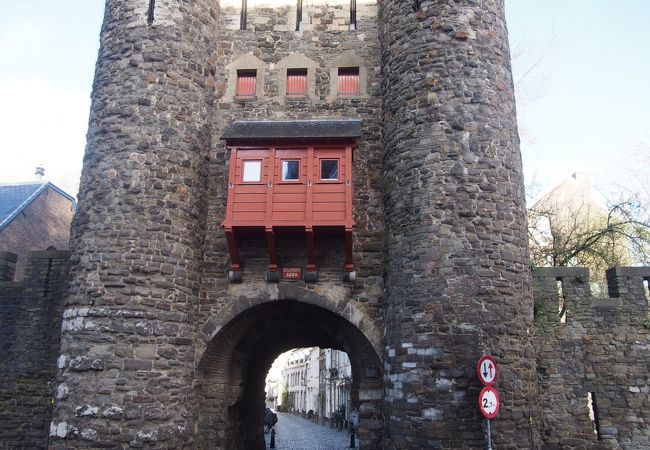 オランダ最古の城門