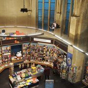 美しい大型書店