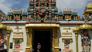 リトルインディアのカラフルな寺院
