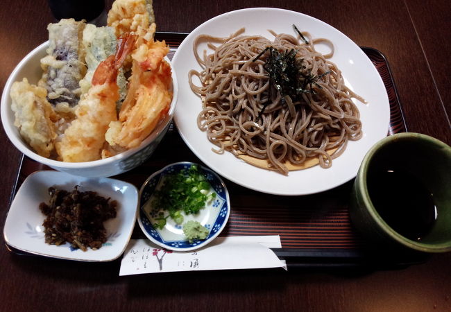 美味い出雲蕎麦を食べられる