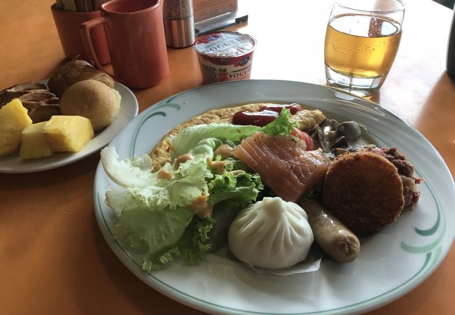 種類豊富な朝食ビュッフェ