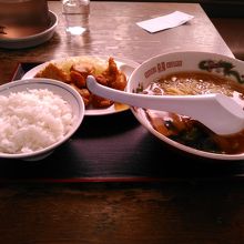 唐揚げ定食(650円)です