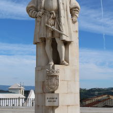 1537年に大学をコインブラに移転したジョアン3世像