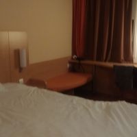 一人でしたが　広いベッドが使えました。清潔に整えてありました