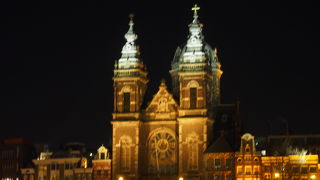 アムステルダム中央駅のすぐ目の前