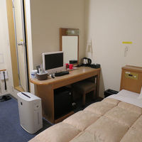 ビジネスホテルのシングルとしては広い