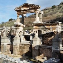 トラヤヌスの泉