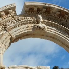 ハドリアヌス神殿