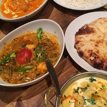 カレーとチーズクルチャ