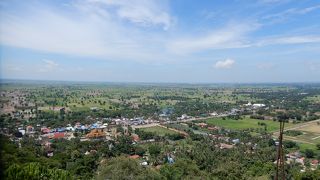 寺院にキリングケイブ、コウモリの大群、そして秀逸の展望