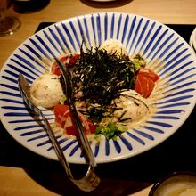 完熟トマトと豆腐のサラダ ～ゴマドレッシング～　800円