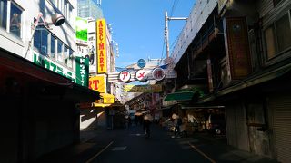 朝でもお店開いています