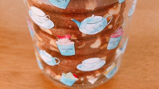 パリの老舗「ラデュレ」ルミネ２店