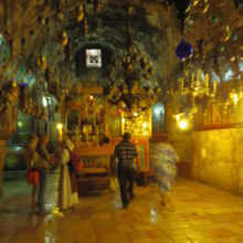 マリアの墓の教会内部。ピンボケで申し訳ない。