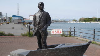 赤レンガ倉庫からすぐ。