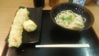 改札外にある讃岐風うどん
