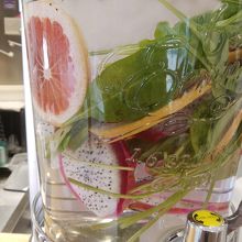 セルフのフルーツウォーター