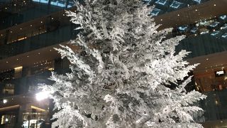 シンプルだけど綺麗なクリスマスツリー