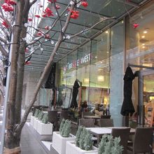 お洒落な外観店舗です！