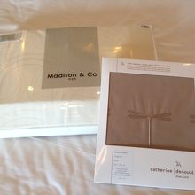 ここで買ったのは奥。手前はカトリーヌ・ドゥヌアル