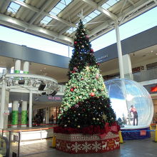 センタープラザ内のクリスマスツリー