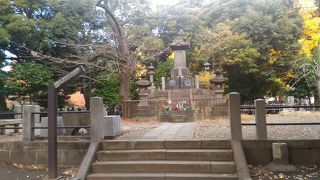彰義（しょうぎ）隊の戦士のお墓です