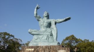 平和祈念像・平和の泉