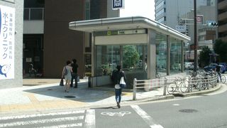 明るい緑がラインカラー